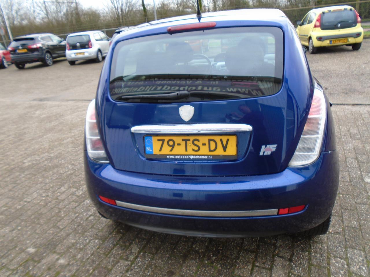 Lancia Y