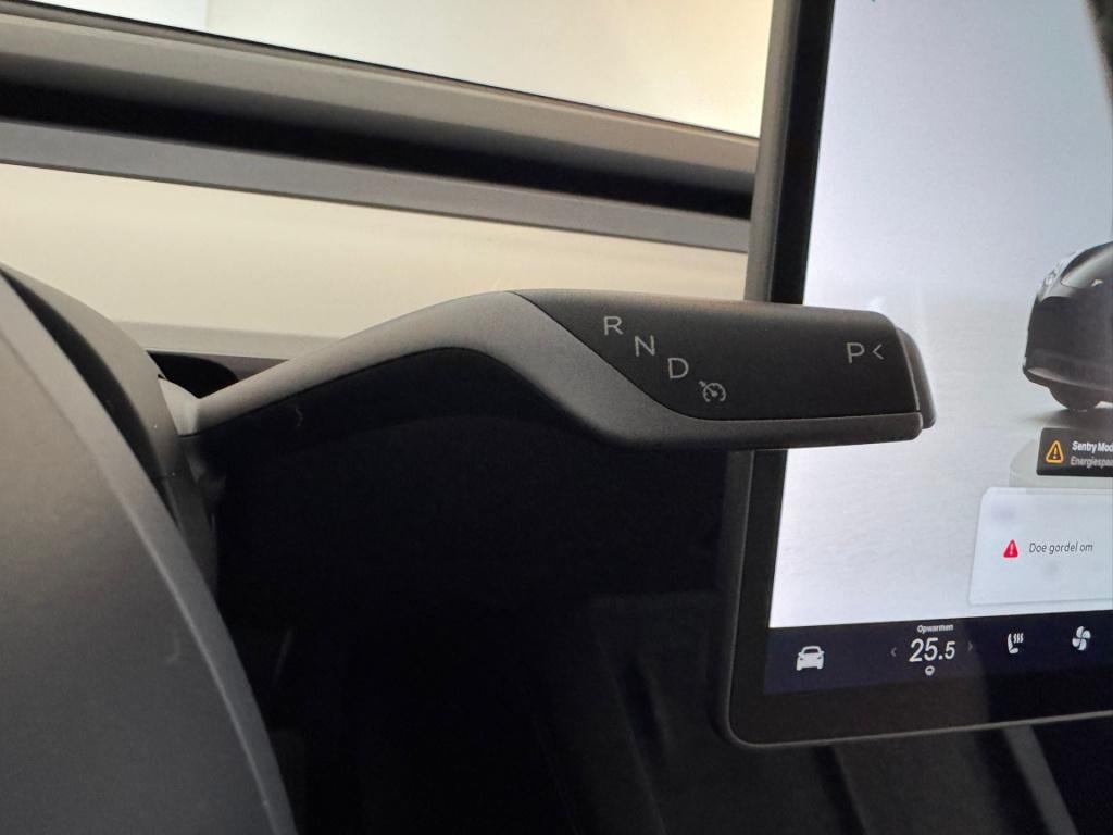 Tesla Model Y long range awd 75 kwh