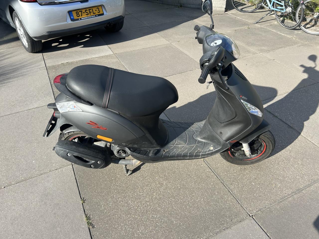 Scooter (Piaggio Zip 4-Takt 2023)