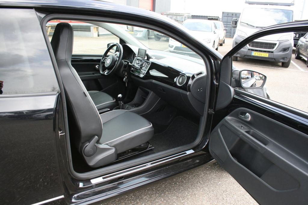 Volkswagen UP! 1.0 high up! black edition bluemotion