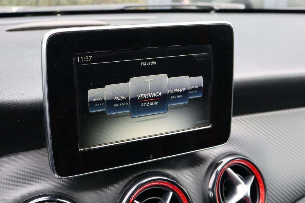 Mercedes-Benz Cla amg 45 4matic l 361 pk l dealer onderhouden l panoramadak