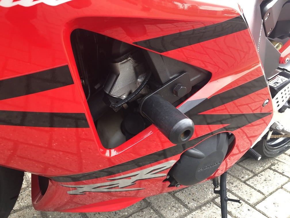 Honda CBR954RR Fireblade uit 2004 met 30km, diverse extra's, rijklaar €4000
