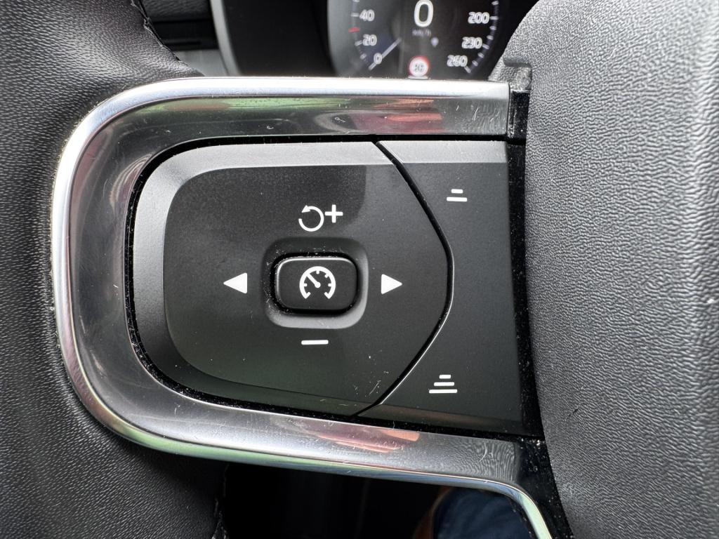 Volvo XC40 1.5 t4 plug-in hybrid plus dark | trekhaak | harman/kardon | win