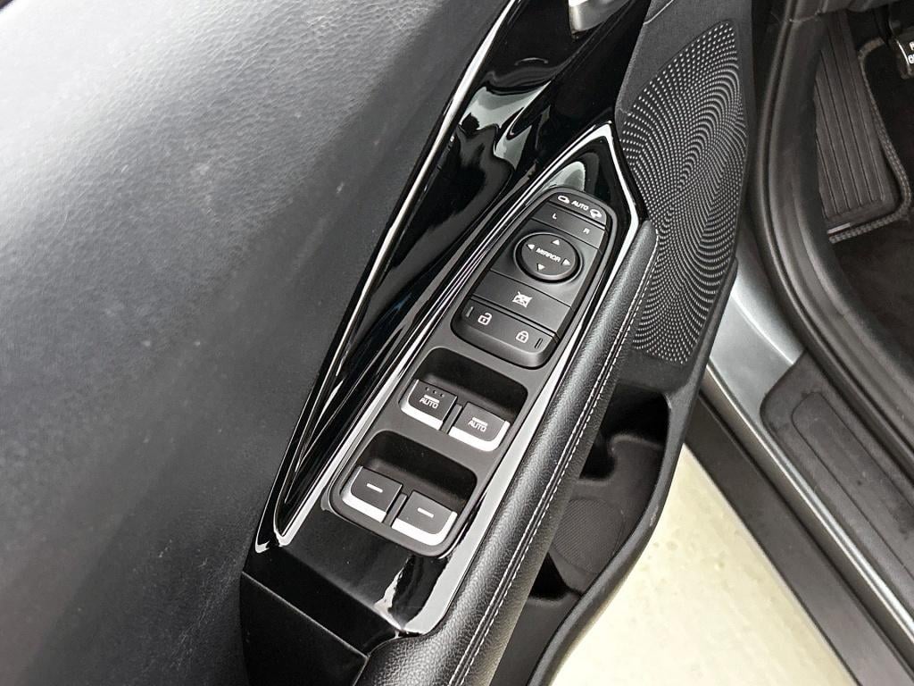 Kia Niro 1.6 gdi hybrid edition | trekhaak | stoel/stuurverwarming |