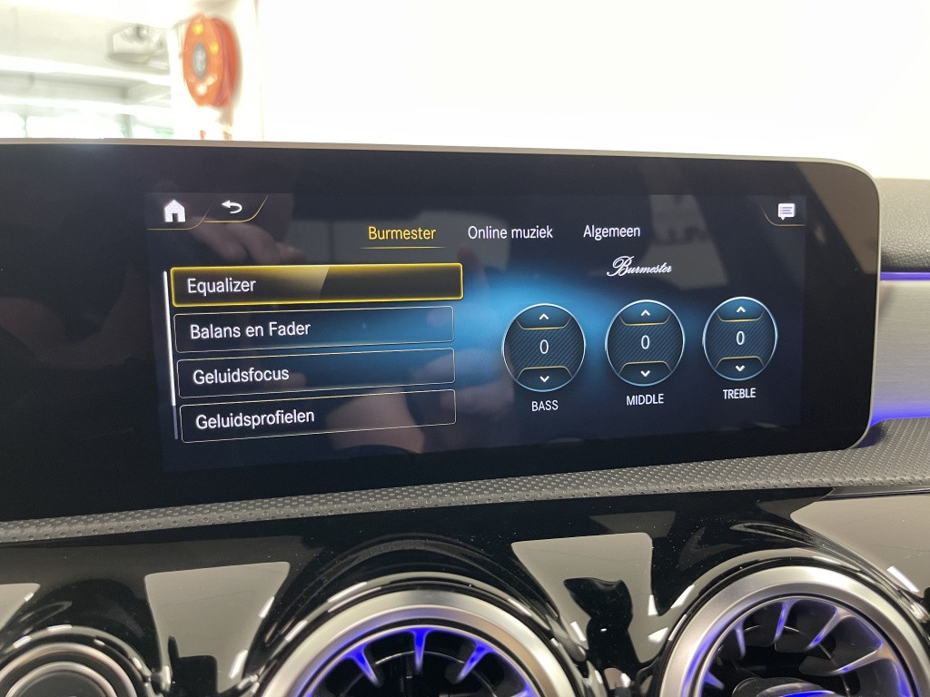 Mercedes-Benz A-Klasse amg 35 4matic | burmester | panoramadak | 19'' amg d