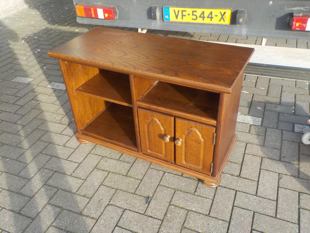 Eiken tv kast/ stereomeubel in zeer goede staat