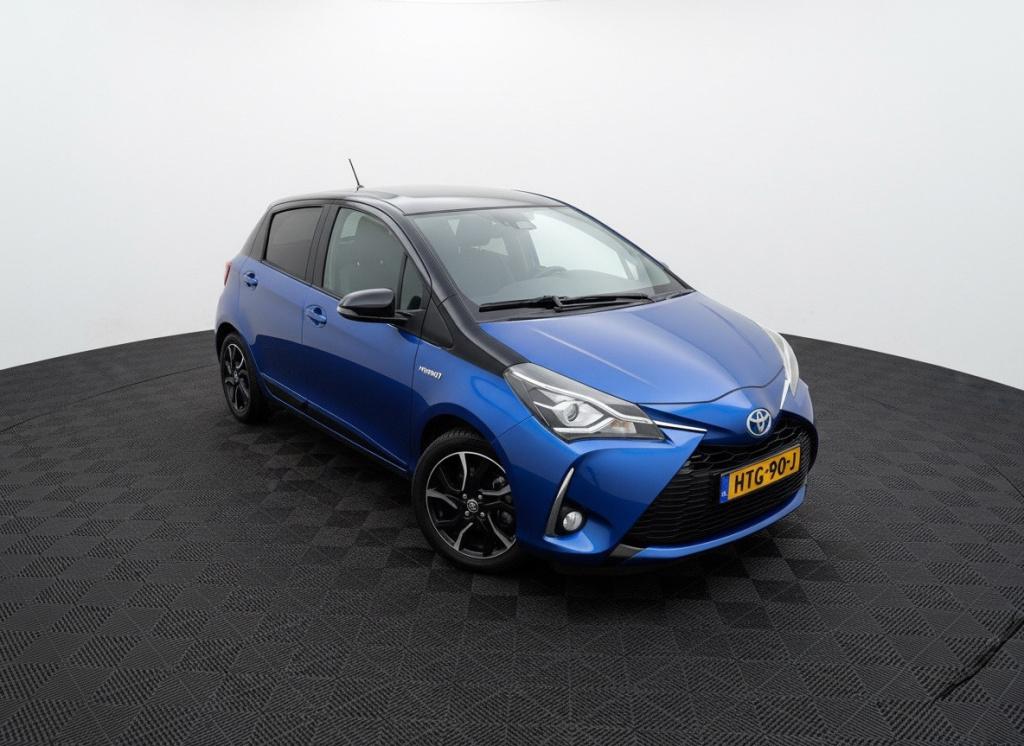 Toyota Yaris 1.5 hybrid bi-tone