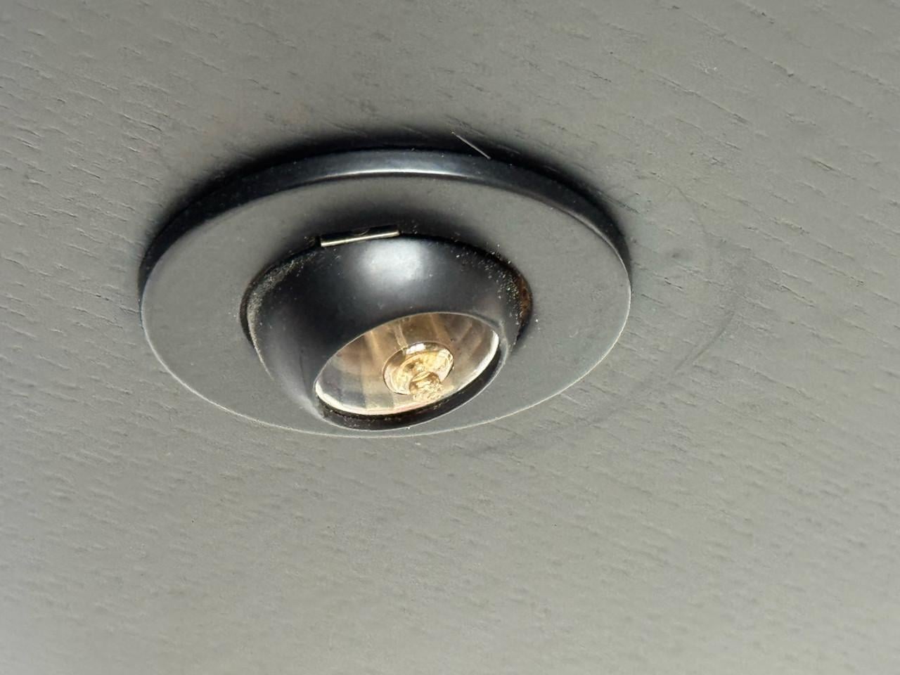 Set van mooi houten wandmeubel + tv-ombouwkast met veel planken