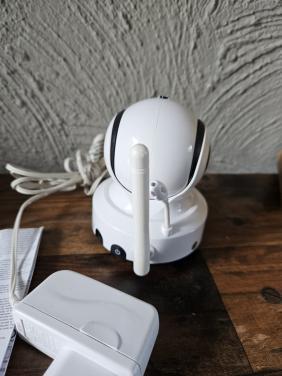 Luvion babyfoon met camera en monitor terugspreekfunctie