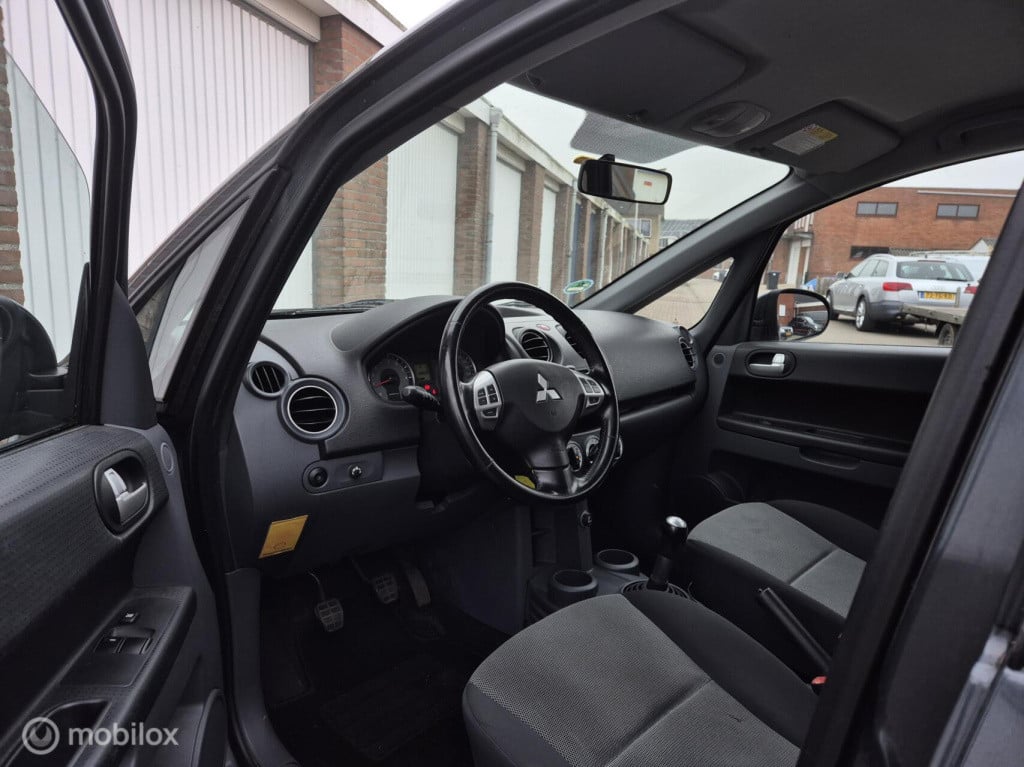 Mitsubishi Colt 1.3 invite / origineel nederlands / airco / cruisecontrol
