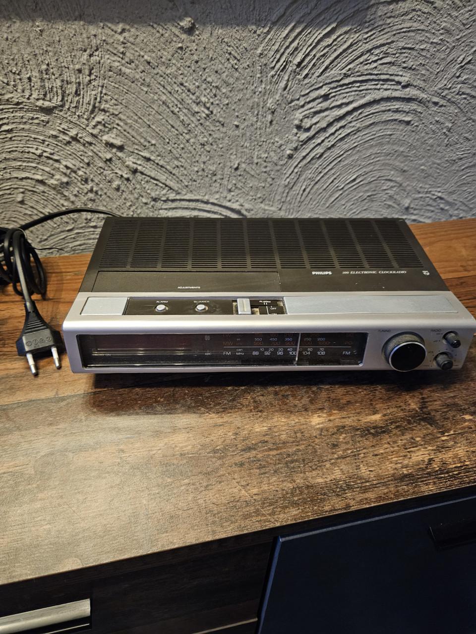 Philips 590 Electronic Clockradio - Vintage Wekker Radio