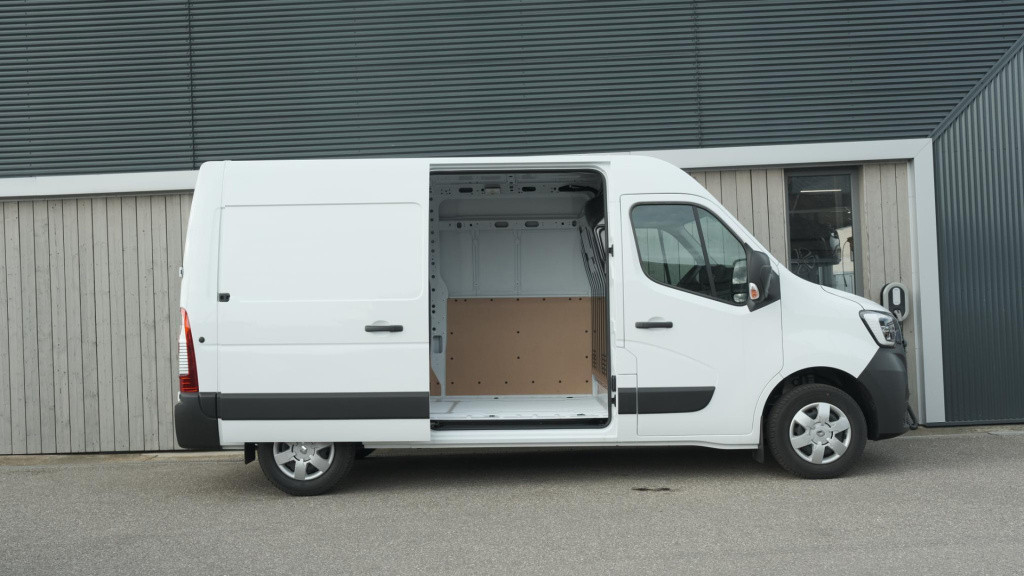 Renault Master t33 2.3 dci 135 l2h2 comfort | direct leverbaar | navigatie 