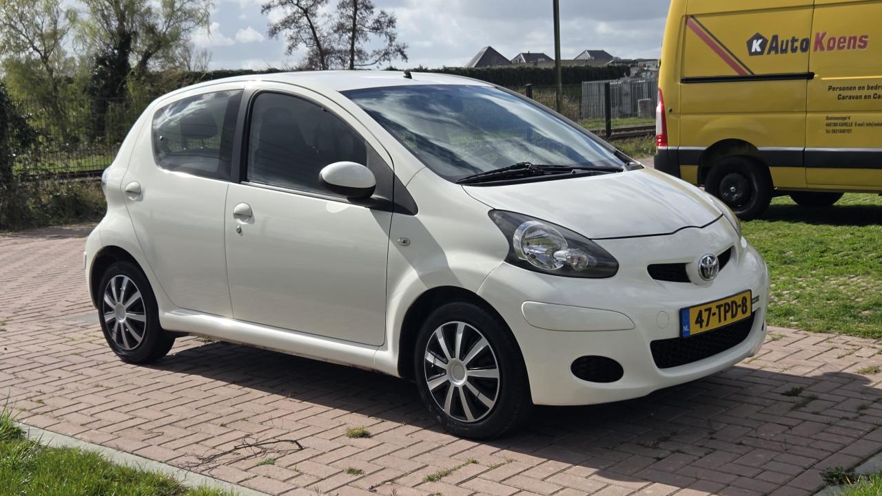 Aygo 1.0-12V Comfort Navigatie | 2012 | AIrco | 5-Deurs | NAP | APK 3-2027