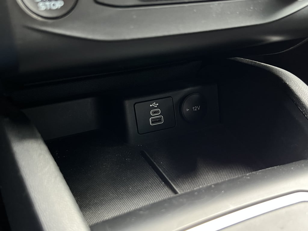 Ford Focus wagon 1.0 ecoboost hybrid st line | winter package | camera | cr
