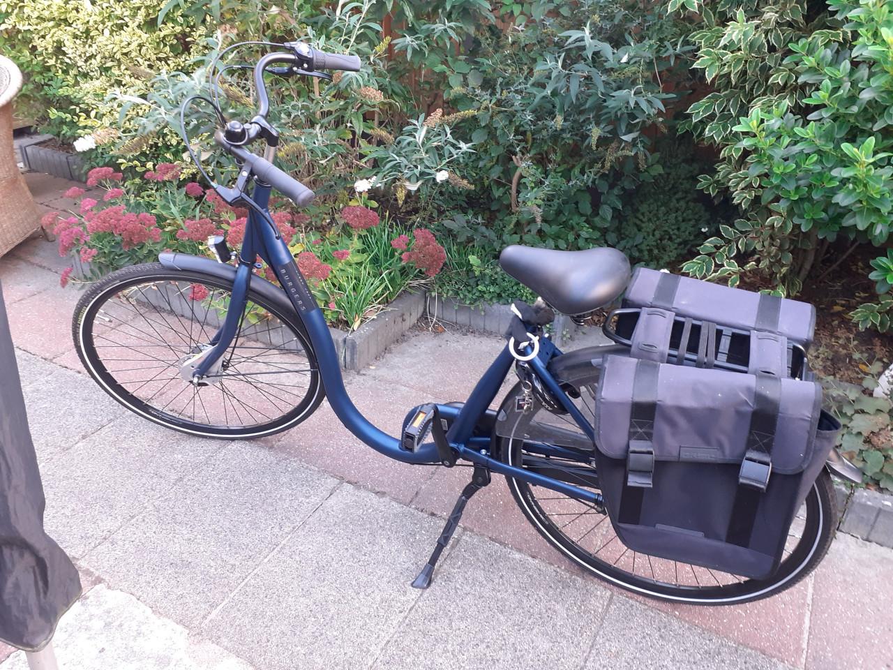 Burgers Lage Instap Splinternieuw  1x op gereden Stadfiets  Kleur Blauw   -