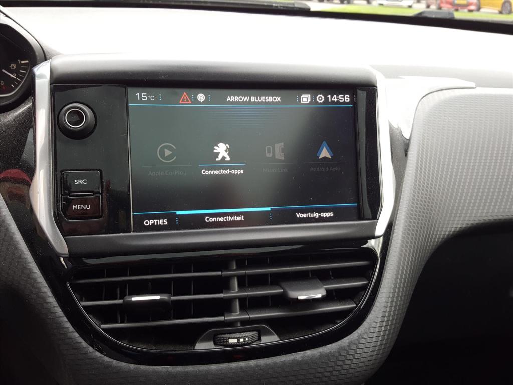 Peugeot 2008 1.2 puretech 110pk signature automaat eat6 navigatie | trekhaa