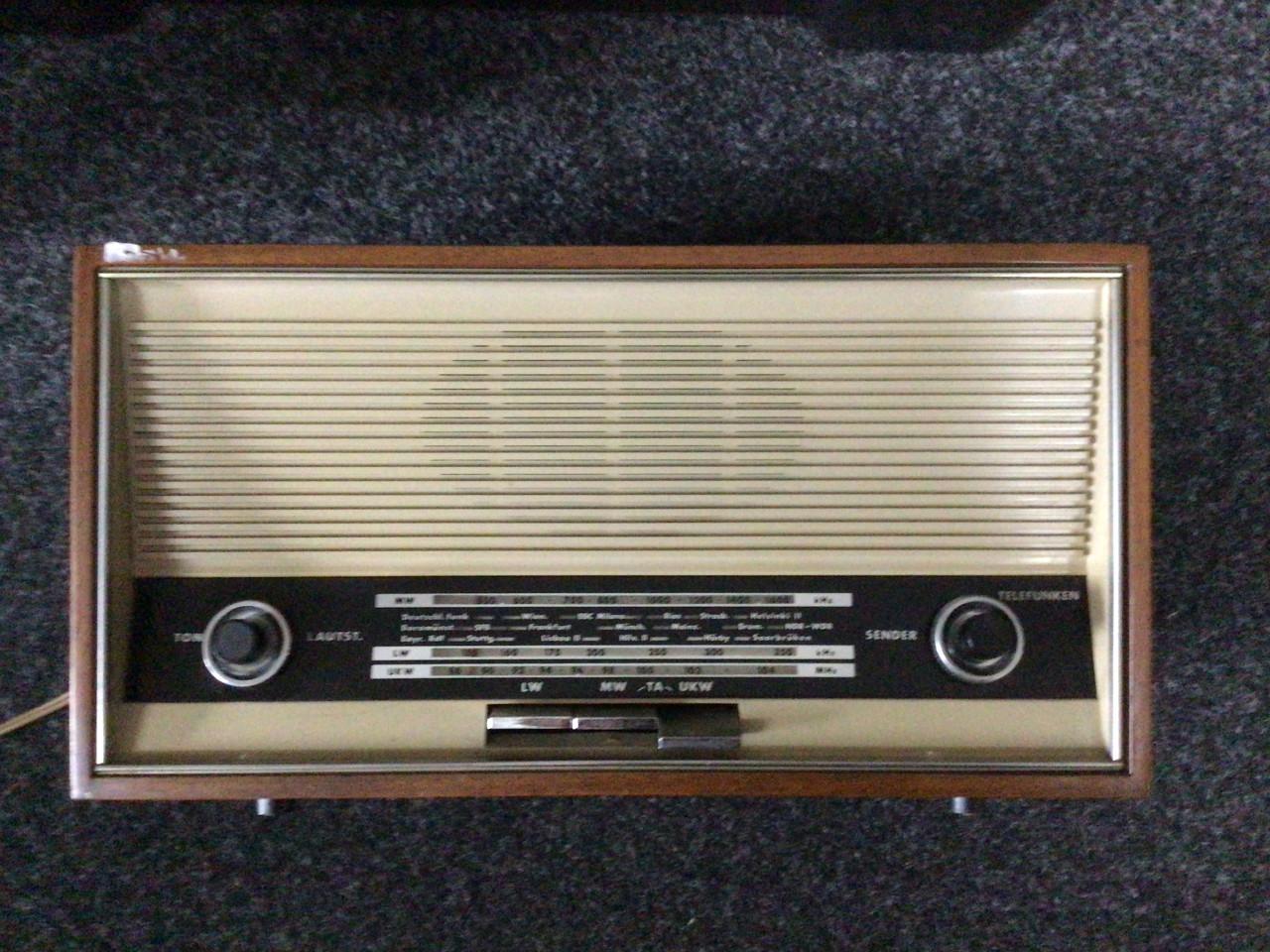 Oude Telefunken radio