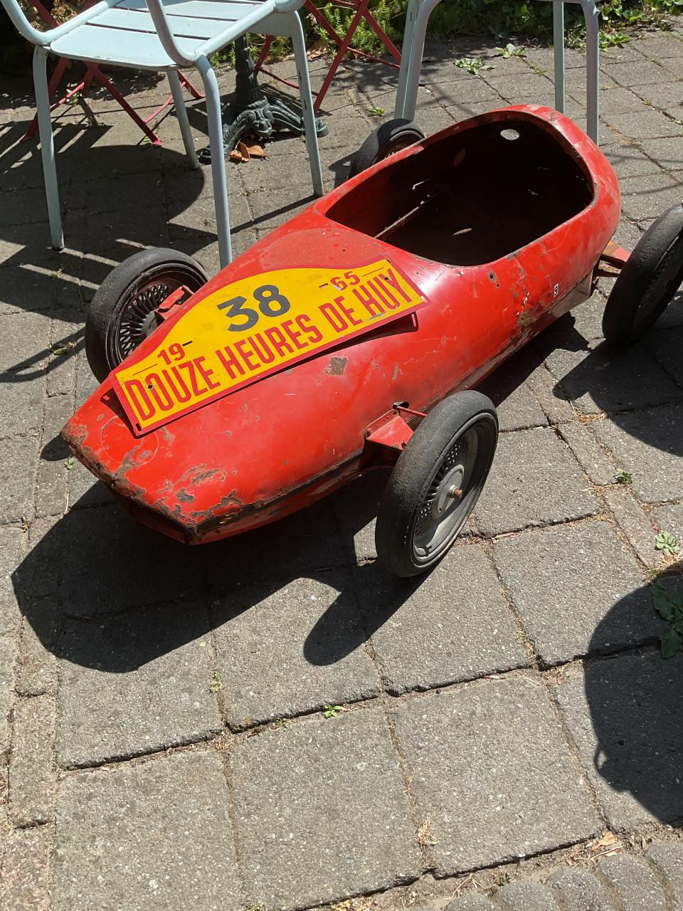 Vintage metalen rallyschilden