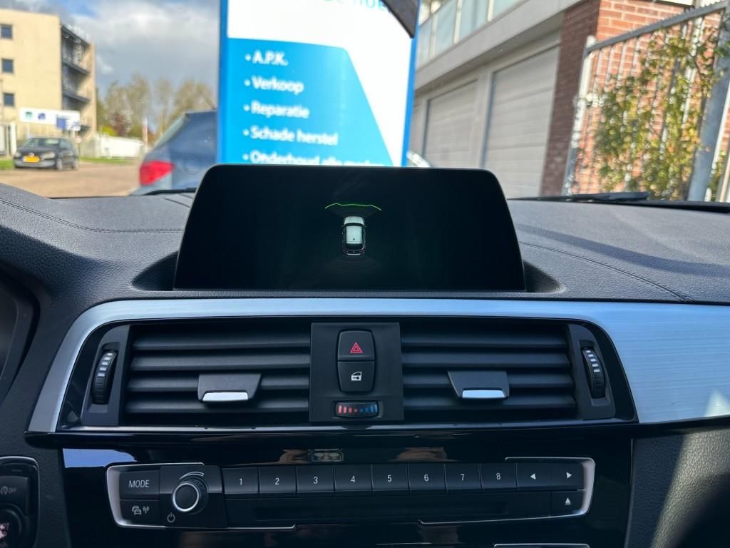 BMW 1 Serie 116i sport shadow edition carplay dab+ pdc voor en achter 17'' 