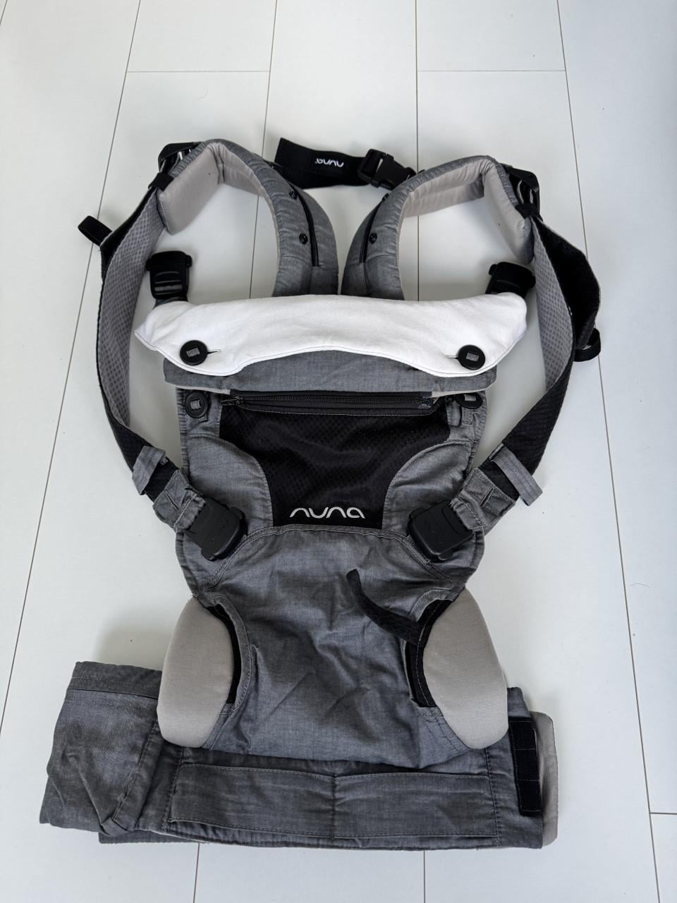 Nieuwstaat: Nuna Cudl draagzak, compleet