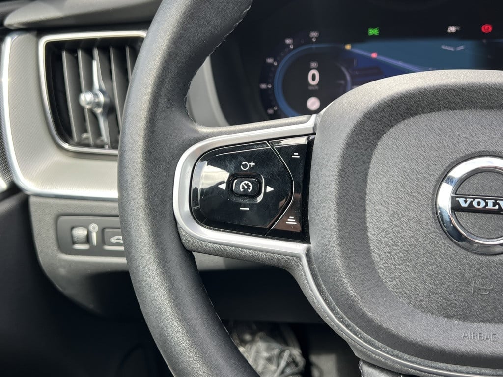 Volvo XC60 t8 455pk recharge ultra dark r-design| full options !