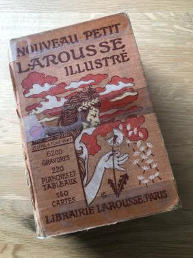 Nouveau Petit Larousse Illustré