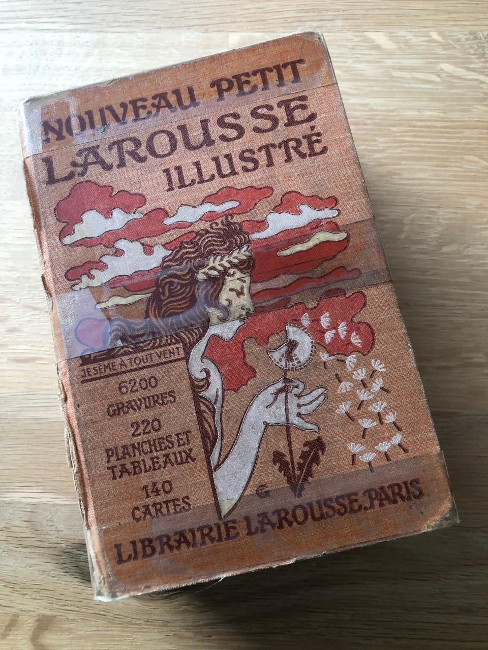 Nouveau Petit Larousse Illustré