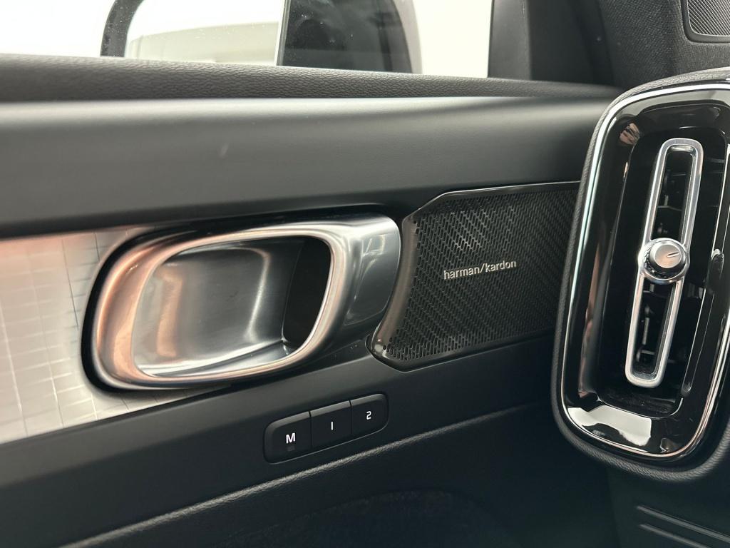 Volvo XC40 t5 262pk recharge plus dark| adap.cruise| camera| keyless| dab+