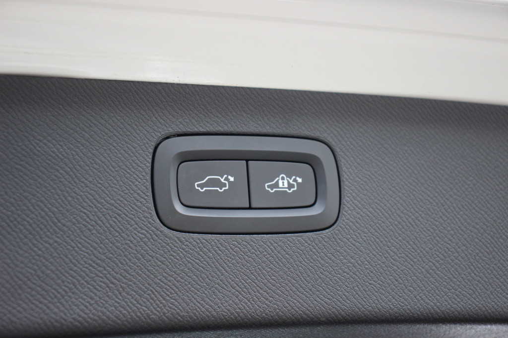 Volvo XC90 2.0 t8 twin engine awd inscription | 7prs | pano. dak | 360 cam 