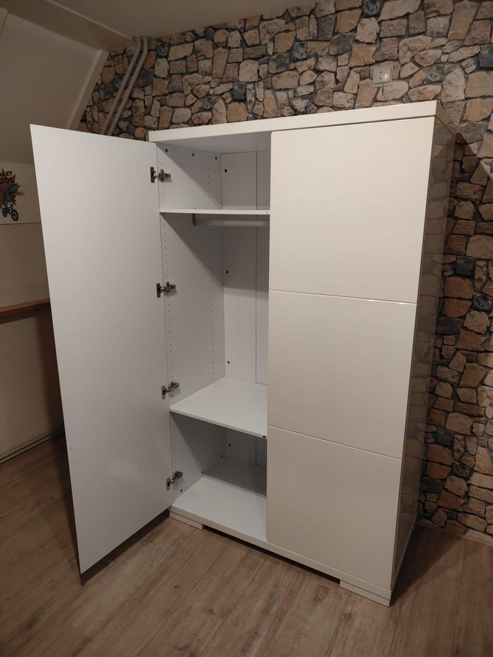 Kledingkast wit glans