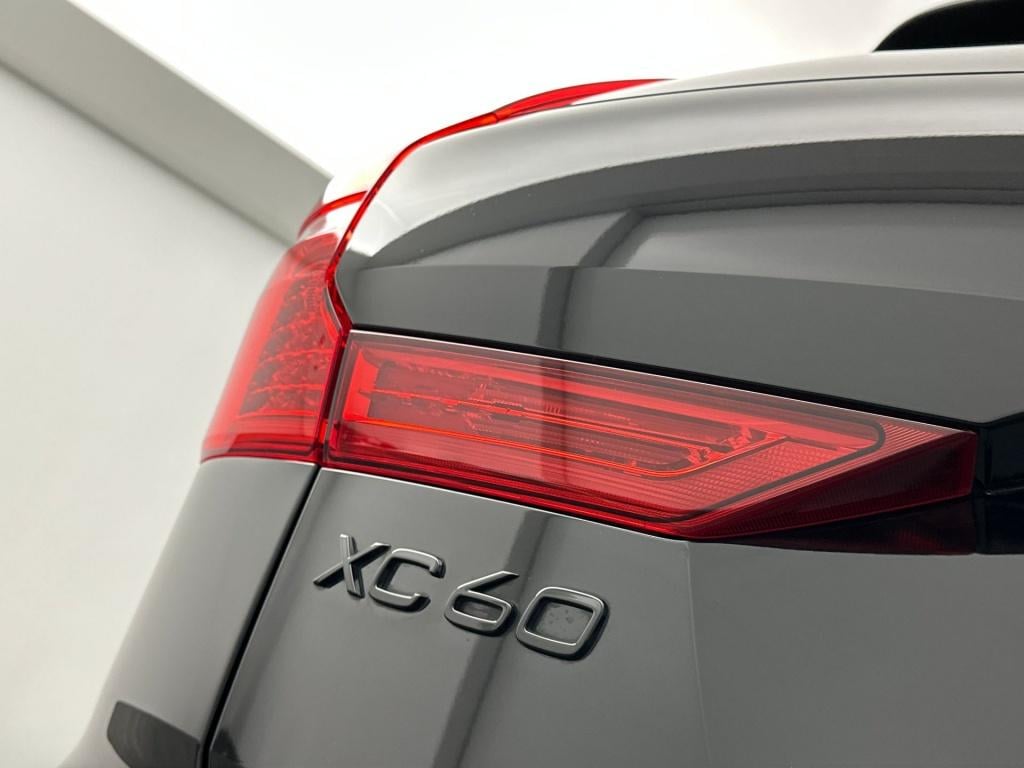 Volvo XC60 t6 398pk recharge black edition ultra| pano| luchtvering| 360 ca