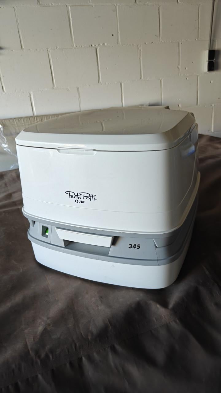Nette schone Porta Potti 345