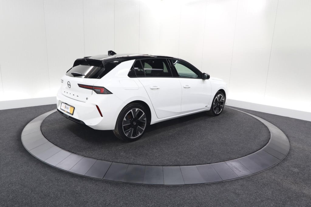 Opel Astra electric 54 kwh gs ultimate | elektrisch panoramdak | 360 camera