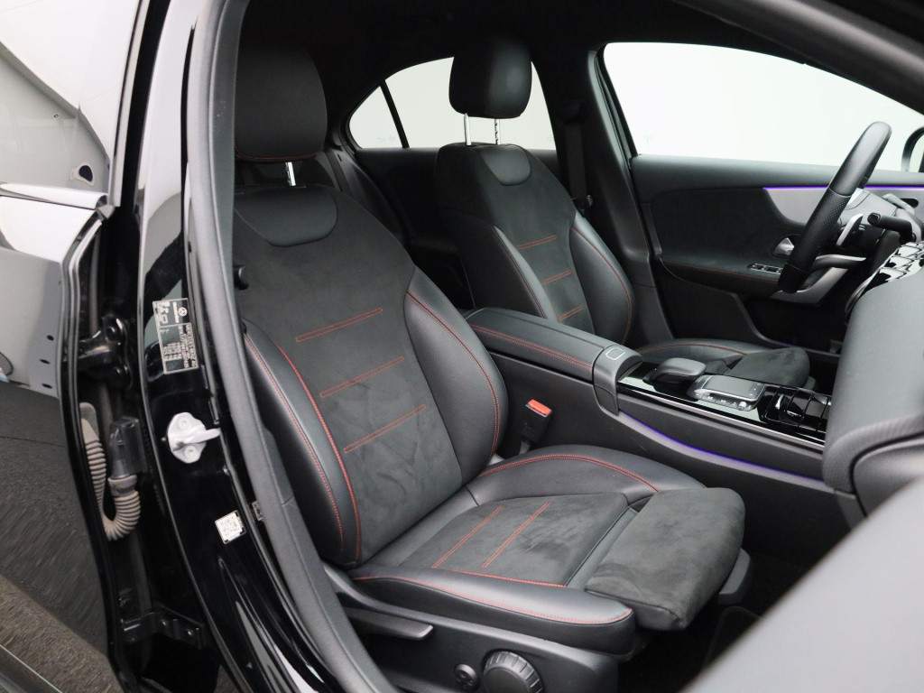Mercedes-Benz A-Klasse 180 business solution amg | automaat | lmv | sfeer v