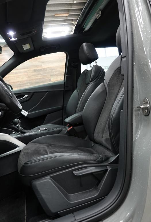 Audi Q2 40 tfsi | s line | pano | pdc | cruise |