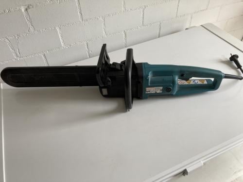 Electrische kettingzaag merk Makita