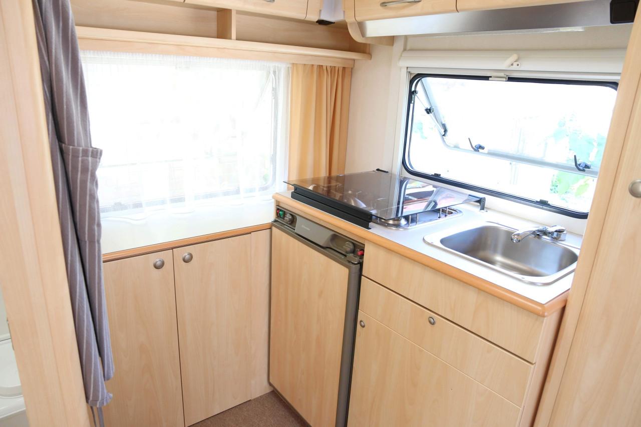 TE KOOP  caravan  Beijerland 2000 type Vitesse 400-2