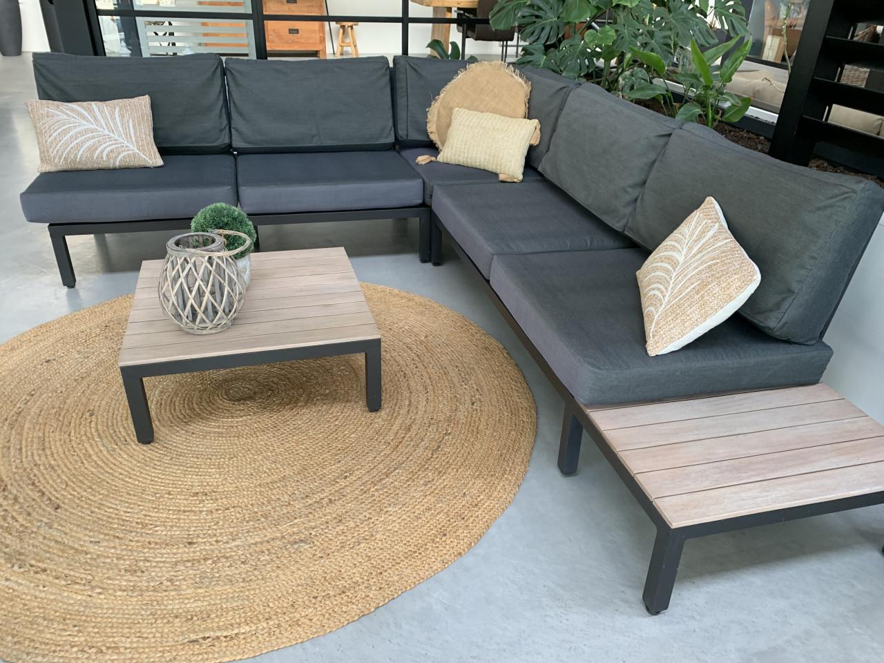 Loungeset met tafel en kussens