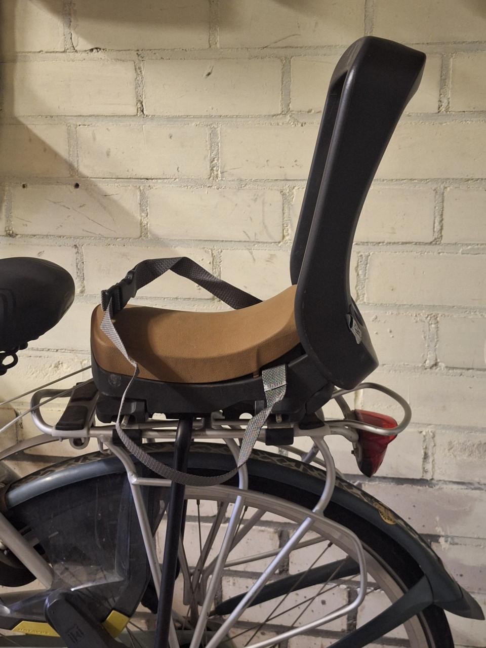 Fietstoeltje "Urban Iki Junior Achterzitje"