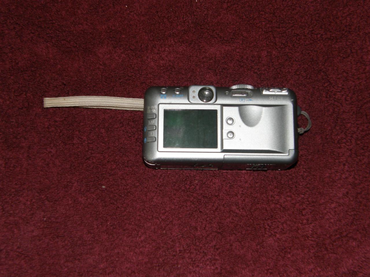 Canon camera S40
