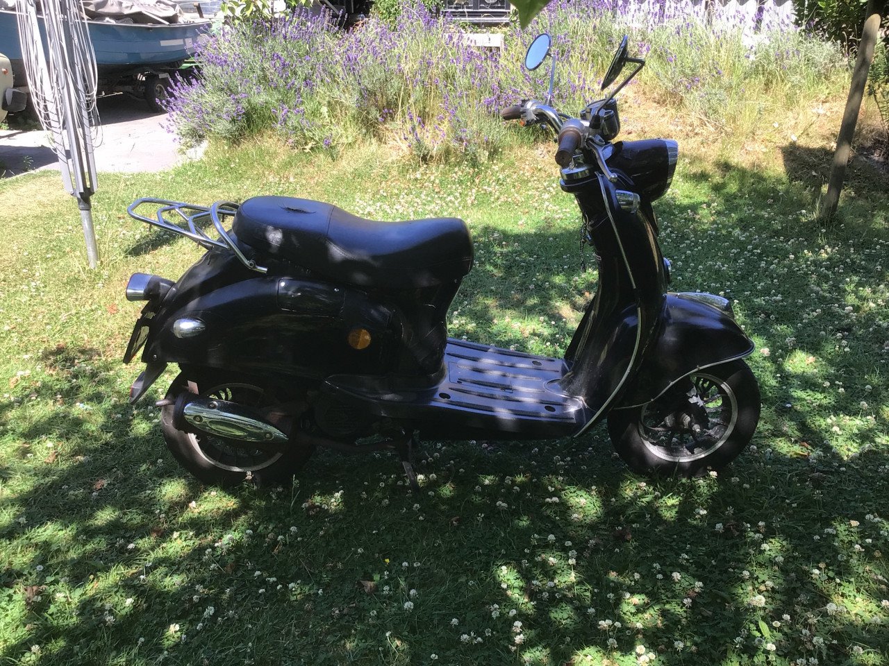 LaSouris trendy retro snorscooter