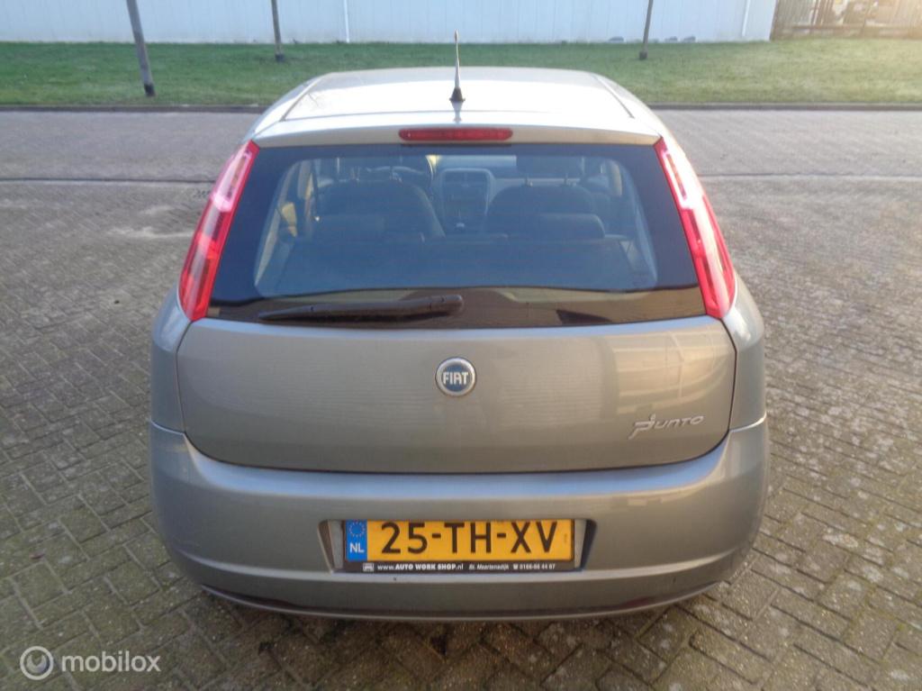 Fiat Grande Punto 1.4-16v emotion/airco/cruise/lm velgen/nieuwe apk 03-2027