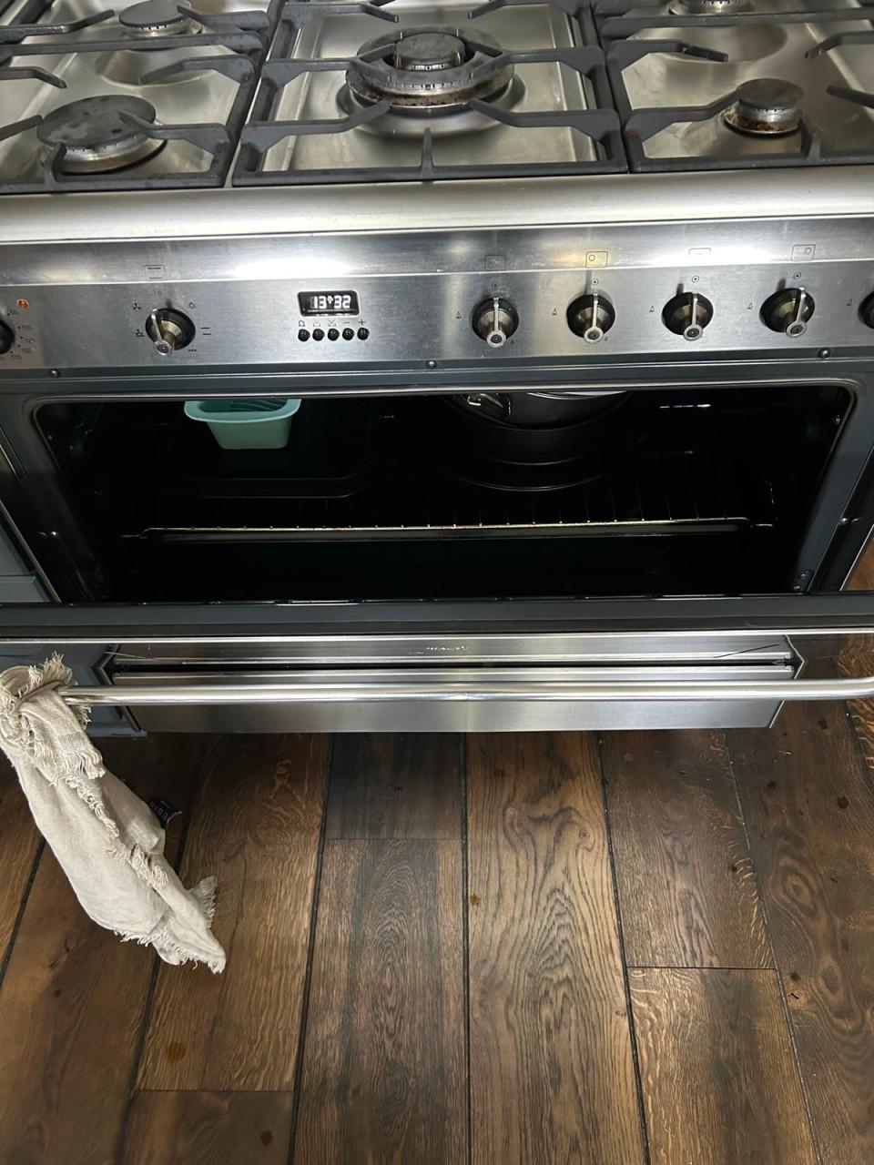 SMEG 90cm gasfornuis en afzuigkap