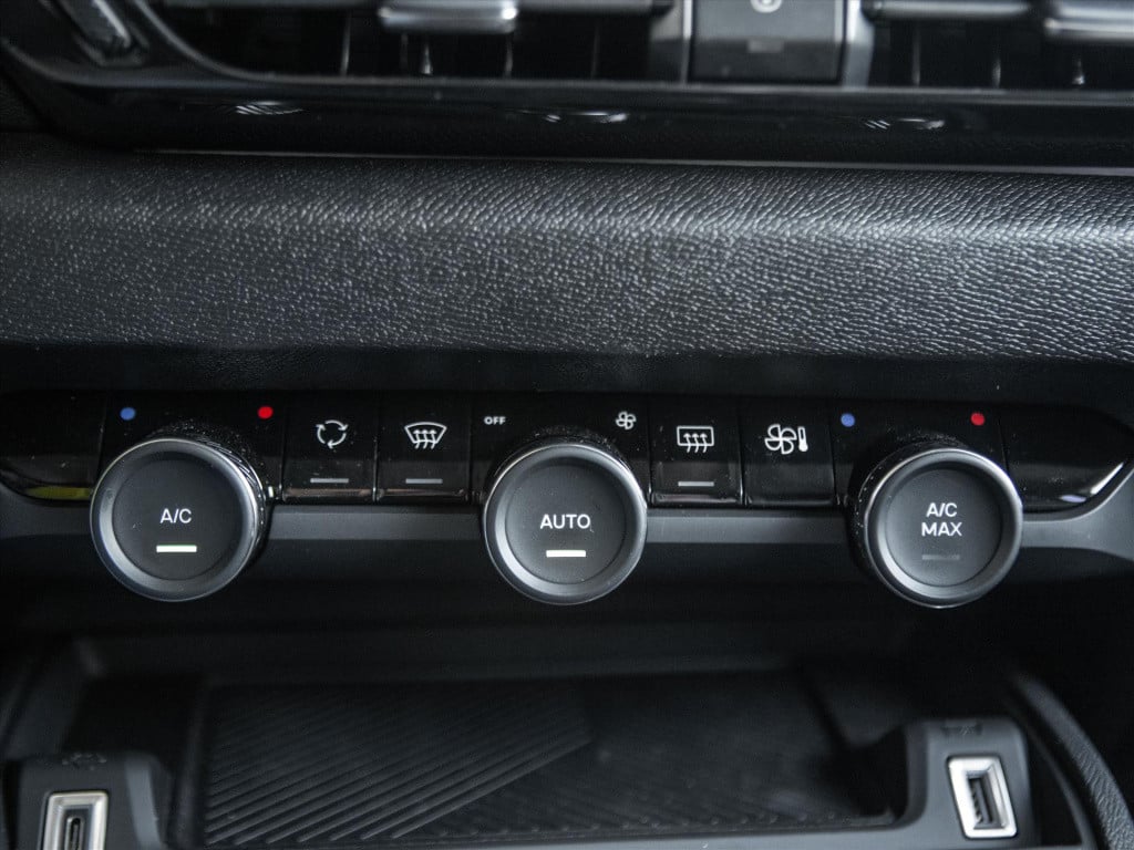 Citroen C4 1.2 hybrid 136pk e-dcs6 plus automaat | camera | park. sensoren 