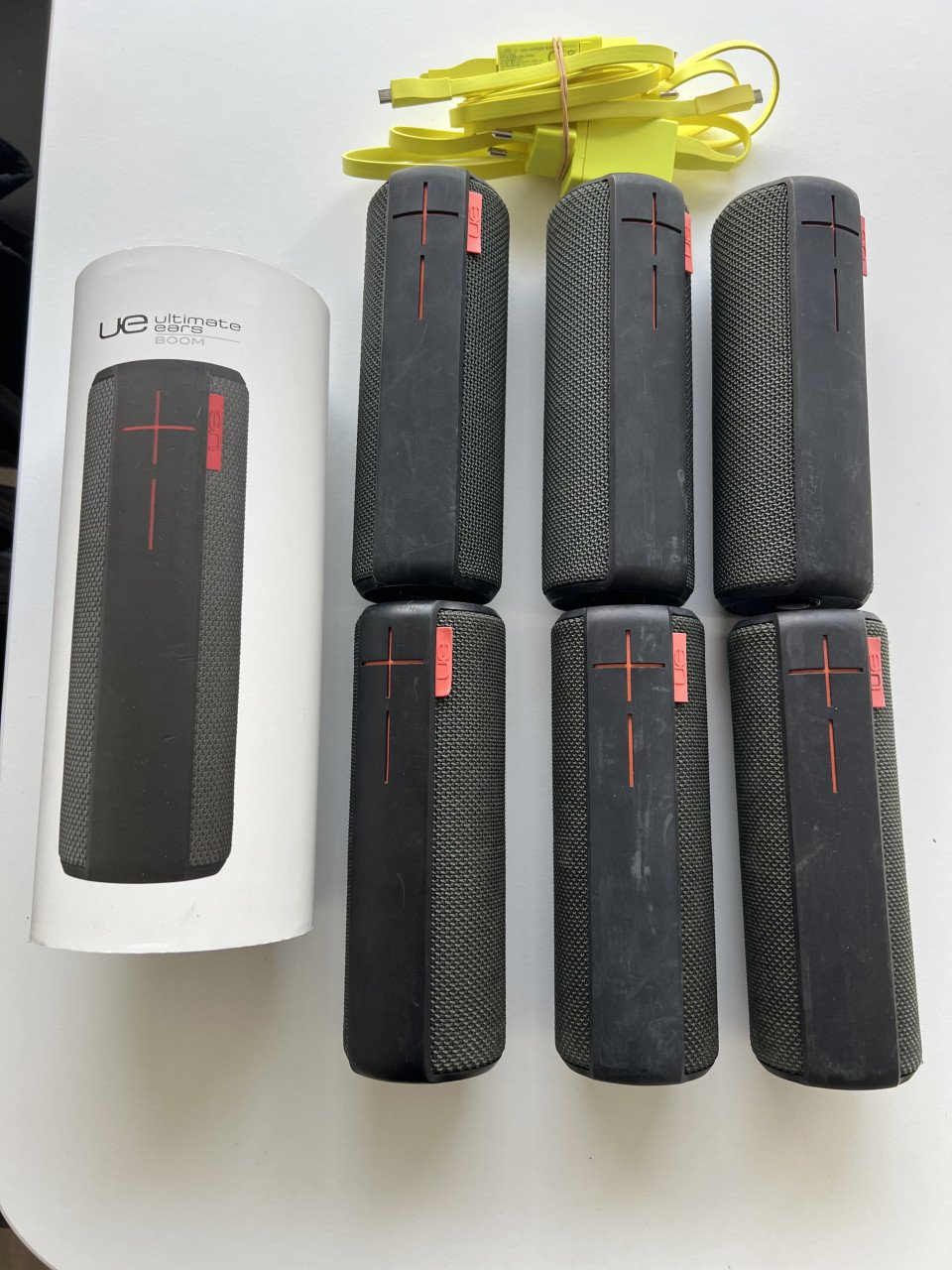 6 draadloze UE Boom speakers