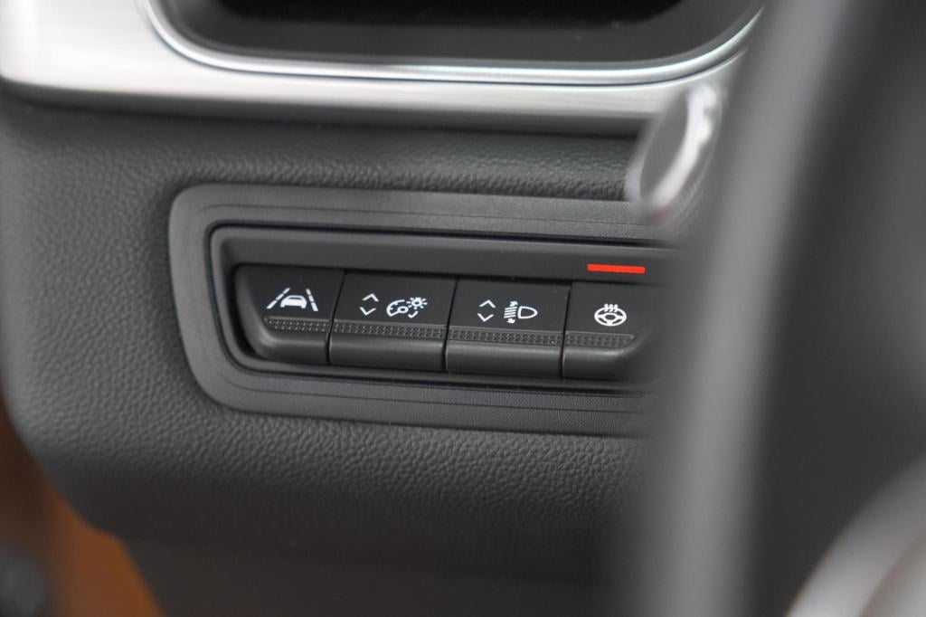 Renault Captur tce 130 edc intens | trekhaak | adaptieve cruise control | c