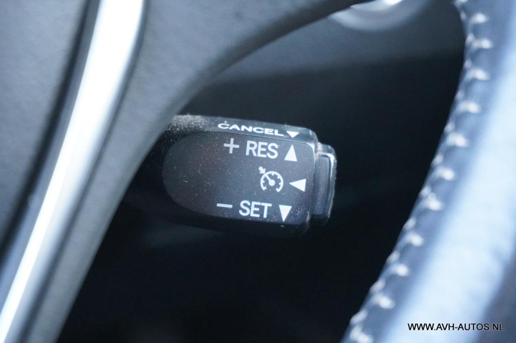 Toyota Auris touring sports 1.8 hybrid lease