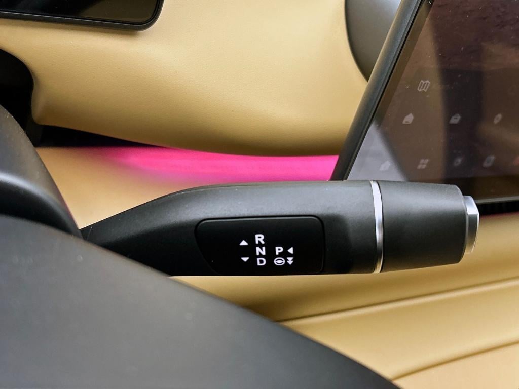Leapmotor C10 design reev (hybrid) 28.4 kwh | interieur camel brown | stoel