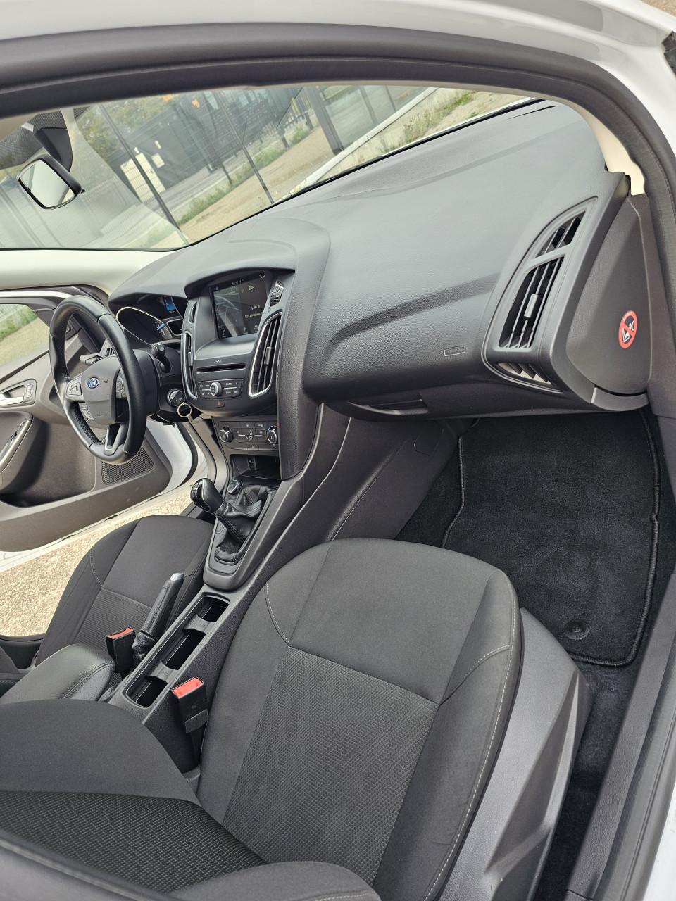 Ford Focus 1.0 Turbo EcoBoost 5-deurs - Zeer nette auto!