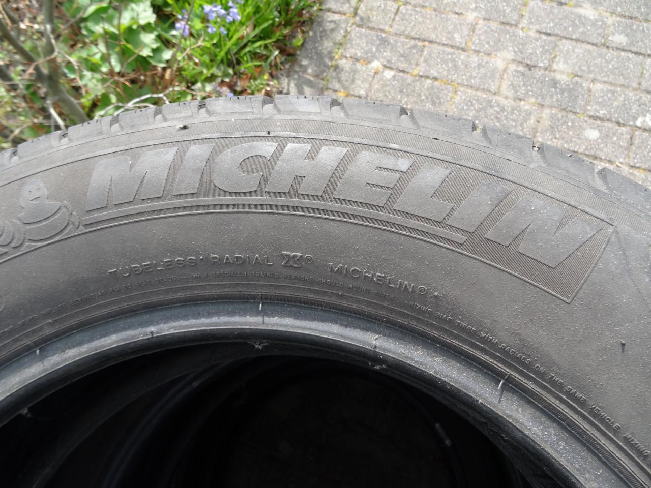 Vier autobanden van merk Mazda CX5